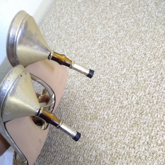 Gucci Metallic Gold Leather Sandals - Picture 6 of 7